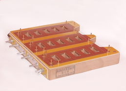 河源吸塑熱壓電木模具價格、廠家與圖片全解析，附空氣彈簧熱壓平板機選購指南